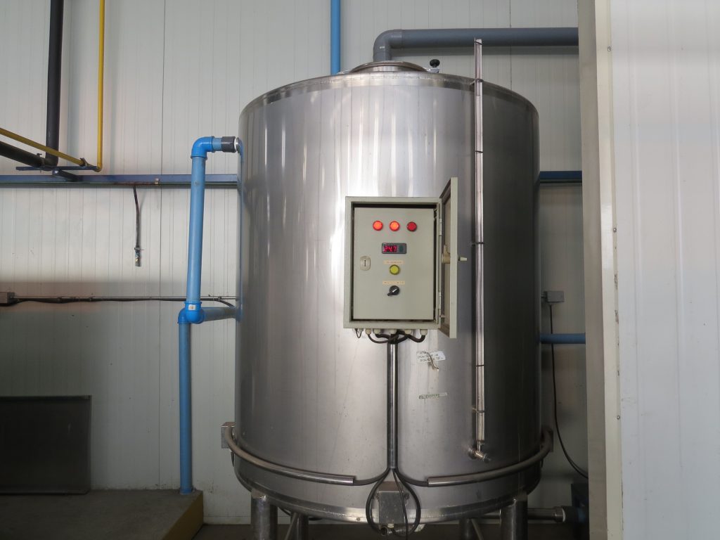 Estanque deshielo por agua de camaras de fresco